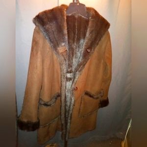 Jones New York Faux Fur & Suede reversible Coat. Size S (8-10)